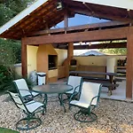 Casa Campos Do Jordao, Bairro Capivari, Wi-Fi, Churrasqueira E Forno De Pizza, Totalmente Equipada