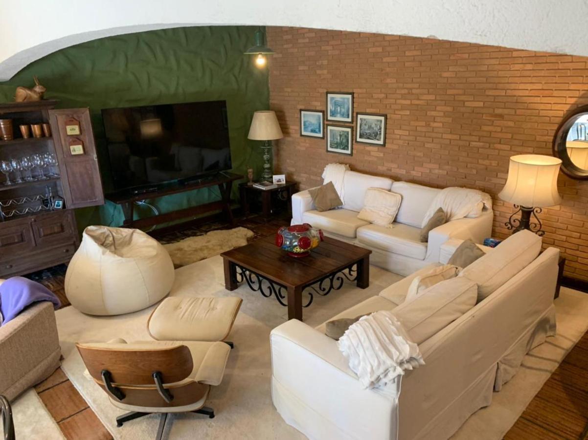 Casa Campos Do Jordao, Bairro Capivari, Wi-fi, Churrasqueira E Forno De Pizza, Totalmente Equipada Casa de férias *